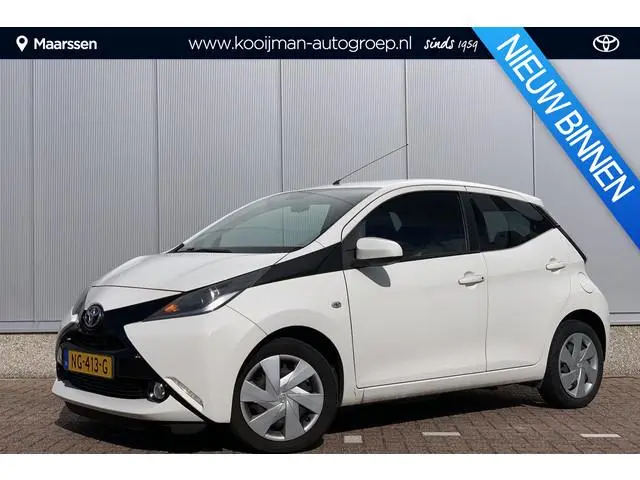 Toyota Aygo 1.0 VVT-i x-play / Camera / Bluetooth / AC /