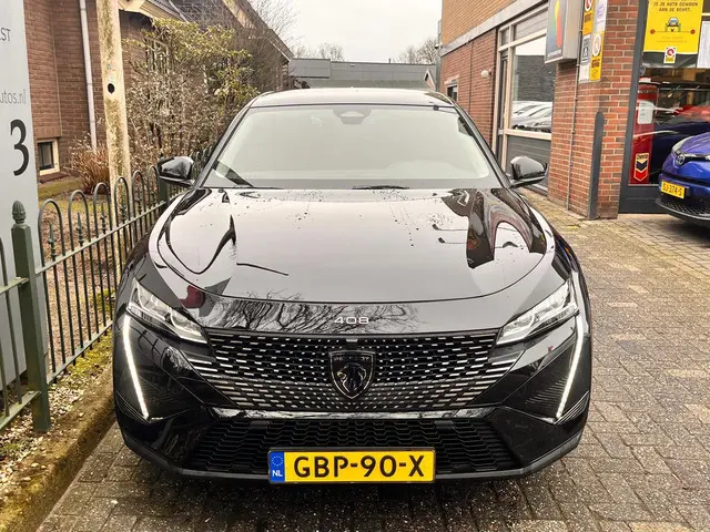 Peugeot 408