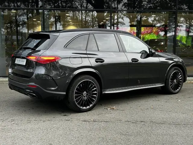 Mercedes-Benz GLC 400 AMG // Luchtvering // Multi Contour Stoelen // Achteras Besturing // Panoramad...
