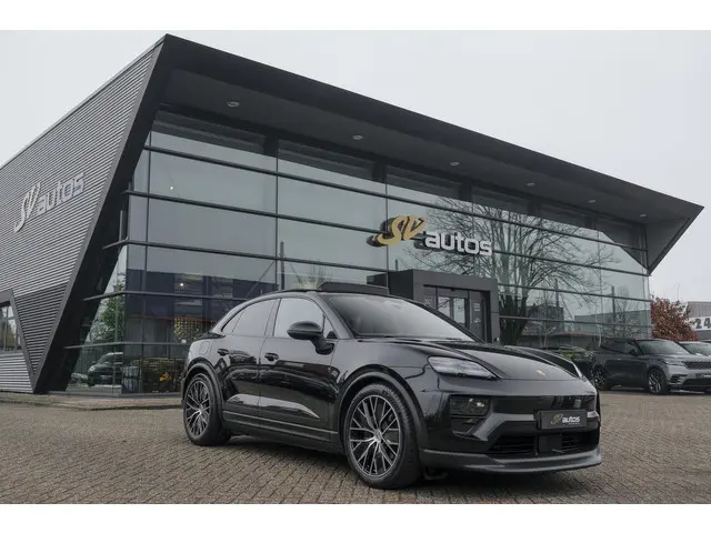 Porsche Macan 4 388pk 100kWh Panoramadak Luchtvering Bijrijdersdisplay 18-weg Sportstoelen Bose NLau...