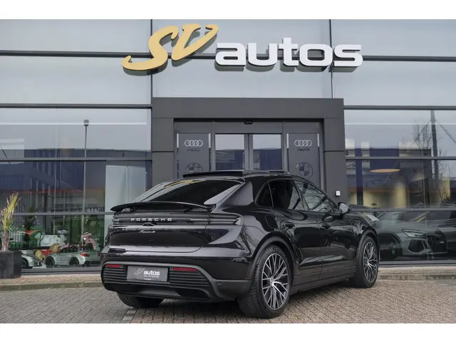 Porsche Macan 4 388pk 100kWh Panoramadak Luchtvering Bijrijdersdisplay 18-weg Sportstoelen Bose NLau...