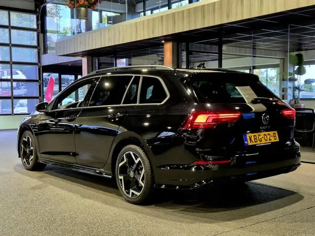 Volkswagen Golf Variant 1.5 eTSI R-Line Edition Carplay-Android | Camera | DigiDash | Verw. stoelen...