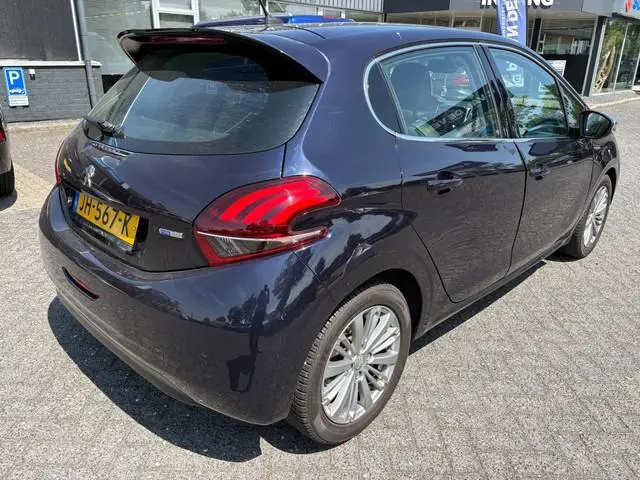 Peugeot 208 1.2 PureTech Allure 110pk/82kW Automaat | Leder  | Camera | Navi | Carplay / Android | S...