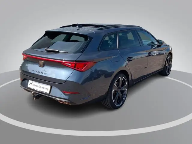 CUPRA Leon Sportstourer 1.4e-Hybrid 245pk VZ Business · Panoramadak · Camera · Navigatie · Apple/And...