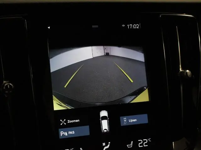 Volvo V60 2.0 B4 R-Design Navigatie Climate control Cruise control adaptive Parkeersensoren Achterui...