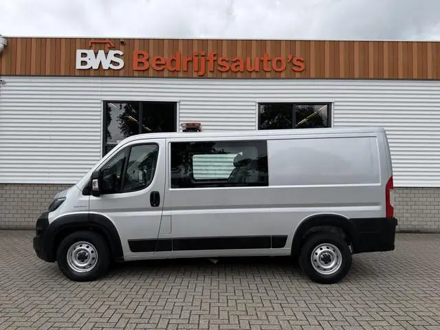 Fiat Ducato Maxi 35H 2.3 MultiJet L2H1 DC 5 persoons / trekhaak 3000 kg! / euro 6 / bpm vrij / zilve...