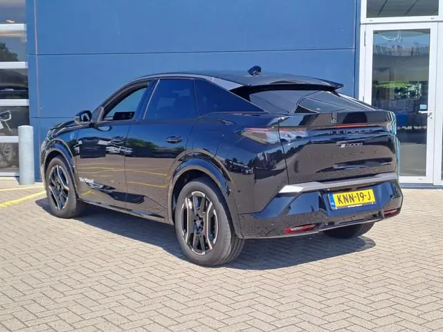 Peugeot e-3008
