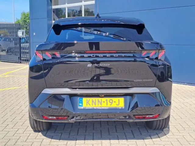Peugeot e-3008