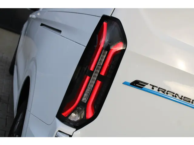 Ford E-Transit Custom