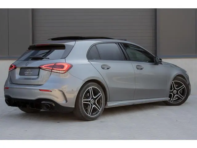 Mercedes-Benz A-klasse 180 AMG Line PANO DIFFUSSER CAMERA BURMESTER