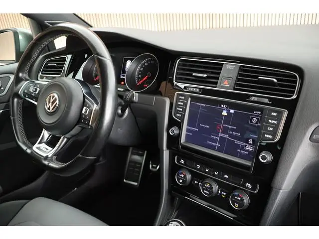 Volkswagen Golf 1.2 TSI Business Edition R 2x R-Line Camera Pdc Xenon Trekhaak Keyless