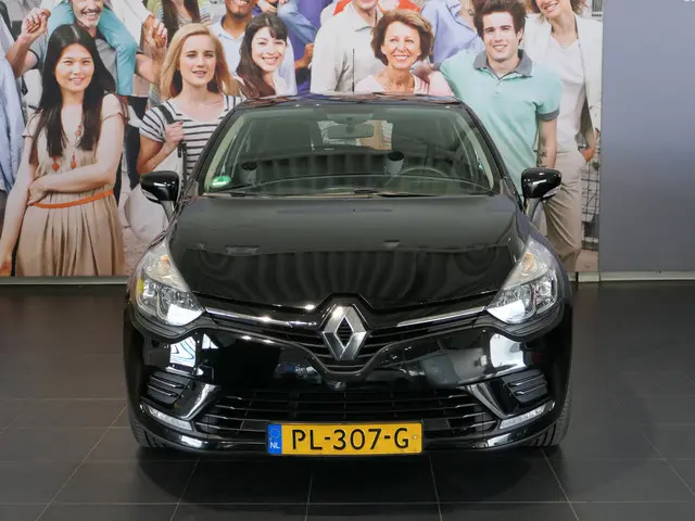 Renault Clio 0.9 TCe Zen - Dealer onderhouden! - Sensor achter - Bluetooth - Cruise