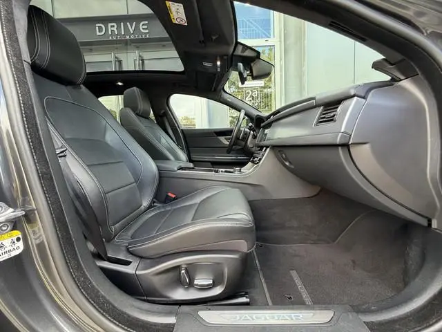 Jaguar XF Sportbrake 2.0t 250PK Chequered Flag |Pano|Leder