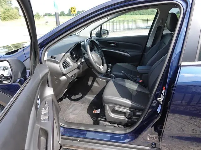 Suzuki S-Cross