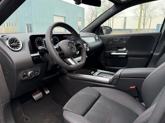Mercedes-Benz GLA-klasse 250 e AMG-line hybrid l nieuwe auto rijklaar