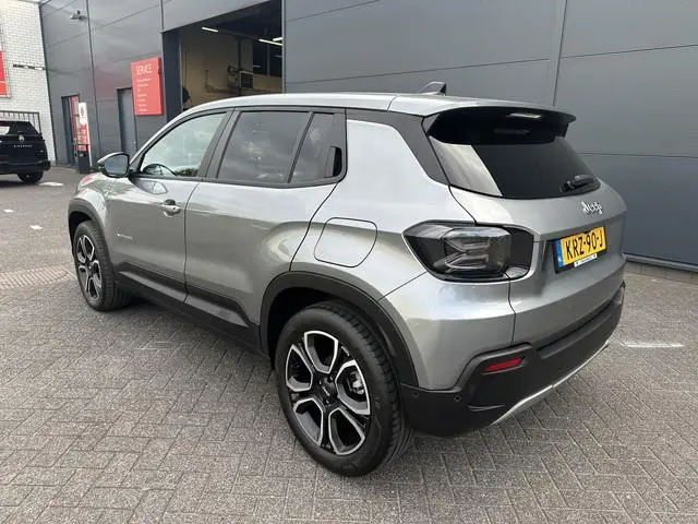 Jeep Avenger 110PK e-Hybrid e-DCT6 Summit (Elektr. achterklep - Navigatie - Camera - PDC)