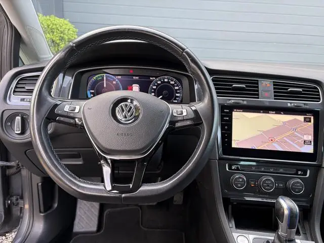 Volkswagen e-Golf e-Golf ✓SOH 90.2%✓1e Eigenaar✓Dealer Onderhouden✓Warmtepomp✓Camera✓Carplay✓Navi✓Vi...