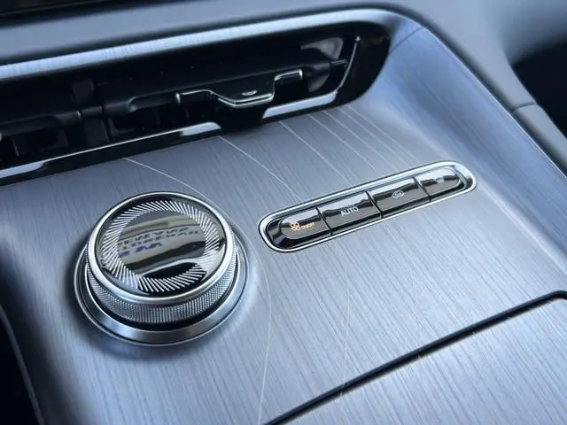 Geely E5