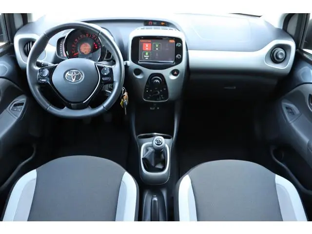 Toyota Aygo 1.0 VVT-i x-play, Airco, Camera Bluetooth