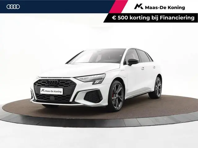 Audi A3 Sportback 45 TFSIe PHEV 245pk S-tronic S edition Competition · Apple/Android Car Play · Adap...
