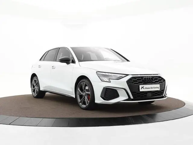 Audi A3 Sportback 45 TFSIe PHEV 245pk S-tronic S edition Competition · Apple/Android Car Play · Adap...