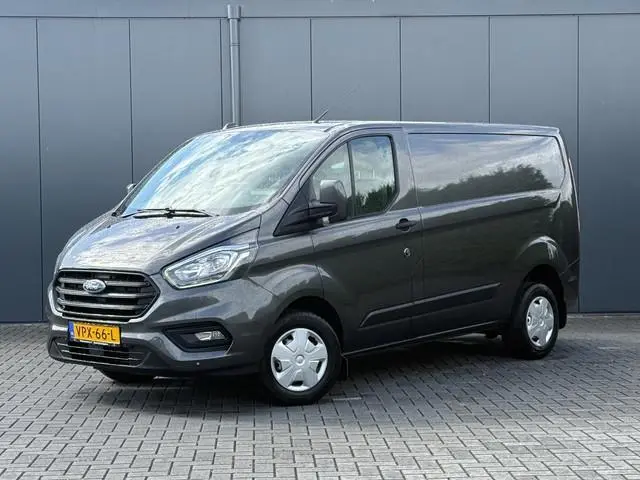 Ford Transit Custom 2.0 TDCI / L1H1 / 1e EIG. / AIRCO / CRUISE / NAVI / LED / 2.5 TONS TREKHAAK / 3-...