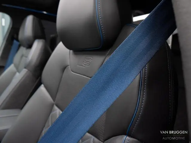 Audi A8 60 TFSI e quattro S-Line 4WS Pano Lucht Exclusive BTW Massage Koeling Softclose Alcantara