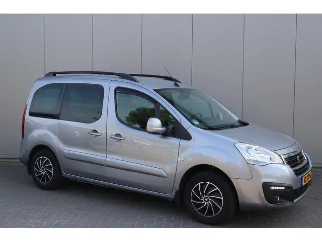 Peugeot Partner Tepee 1.2 PureT. 110PK Allure Trekhaak/Navigatie/Camera/Parkeerhulp