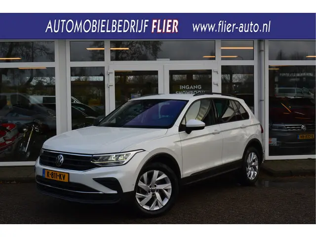 Volkswagen Tiguan 1.5 TSI Life ✅ Adaptive ✅ CarPlay ✅ Trekhaak ✅ PDC V+A ✅ Clima ✅ Orig. NL ✅