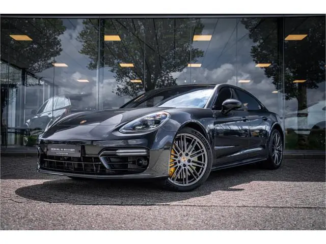 Porsche Panamera 4.0 Turbo S E-Hybrid (700pk) ** PCCB ** Burmester ** NL auto Sport Design ** Soft-c...