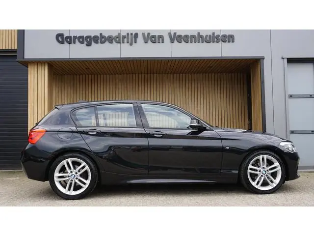 BMW 1-serie 118i 136PK M Sport Shadow Line 5Drs Schuif/Kanteldak 18inch LM LED Navi Stoelverwarming...