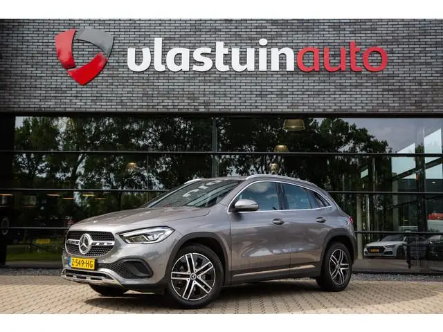 Mercedes-Benz GLA-klasse 200 AMG Line , Achteruitrijcamera, Stoelverwarming,