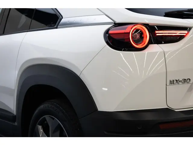 Mazda MX-30 e-SkyActiv 145 First Edition 36 kWh