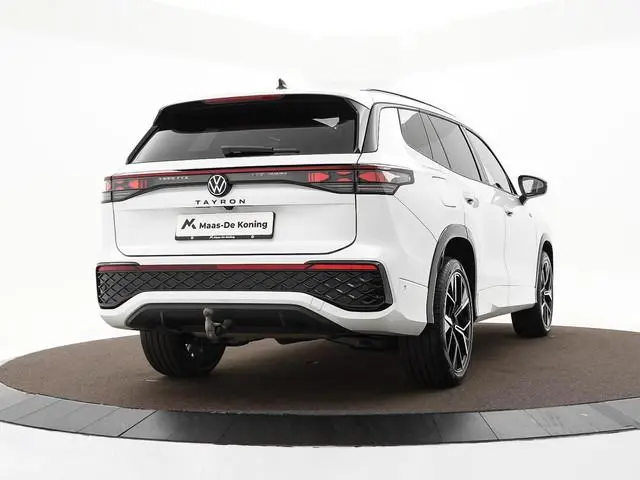Volkswagen Tayron 1.5 eTSI 204pk PHEV DSG R-Line Edition · Panoramadak · 360 Camera · Inklap. Trekha...