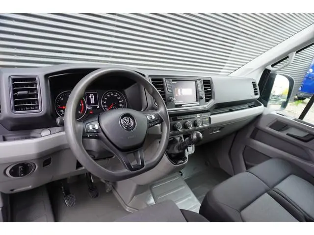 Volkswagen Crafter 180pk L3H3/L2H2 Trekhaak Navigatie Camera Parkeersensoren Airco Cruise control