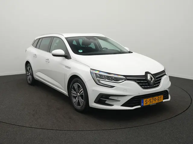 Renault Mégane Estate TCe 140 Intens - RIJKLAARPRIJS - All Seasonbanden - Achteruitrijcamera - Head-...