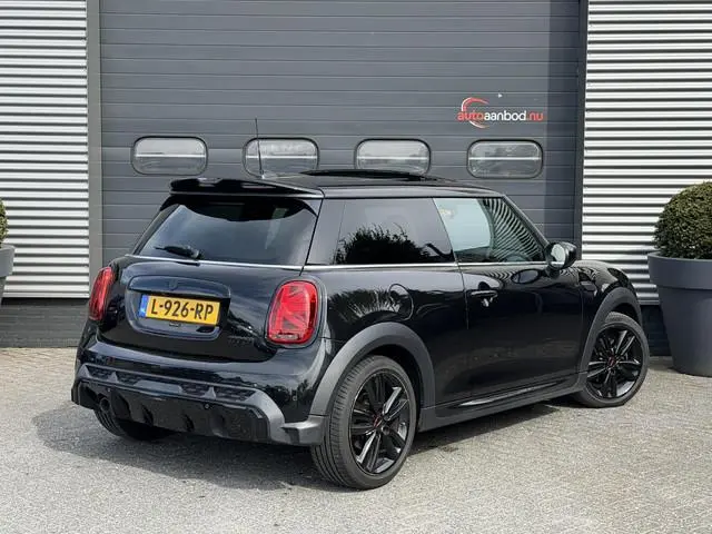 MINI 3-Deurs 1.5 Cooper John Cooper Works | Panoramadak | Camera | Harmon Kardon | DAB |