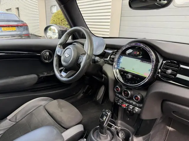 MINI 3-Deurs 1.5 Cooper John Cooper Works | Panoramadak | Camera | Harmon Kardon | DAB |
