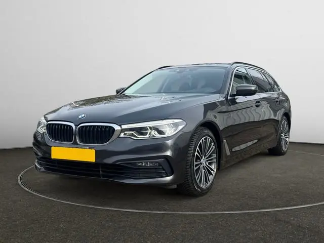 BMW 5-serie Touring 525d High Executive Camera, Stoel/verwarming/ventilatie, Elek Trekhaak, Carplay,...