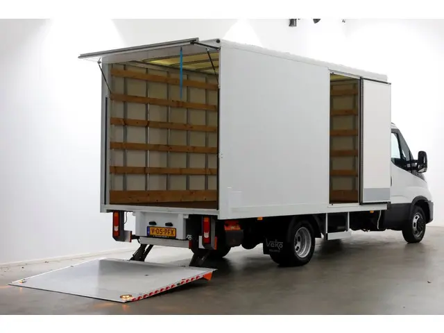 Iveco Daily 35C14 136pk Bakwagen met laadklep en zijdeur 04-2024