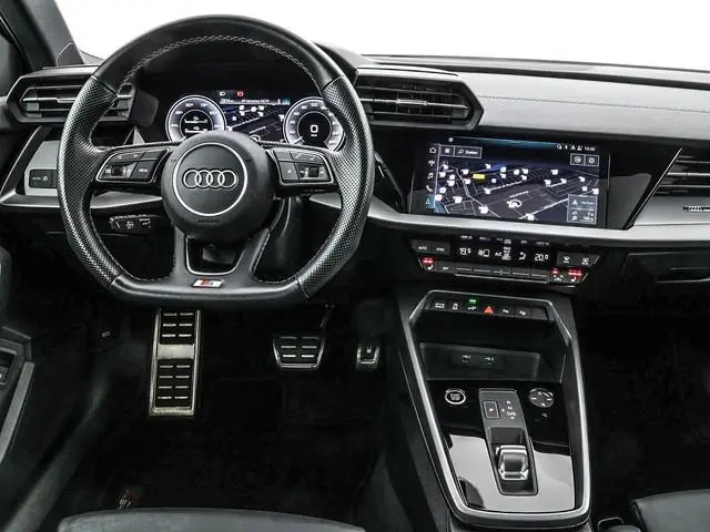 Audi A3 Sportback 40 TFSIe 204pk S-tronic S Edition · Panoramadak · Apple/Android Car Play · Lederen...
