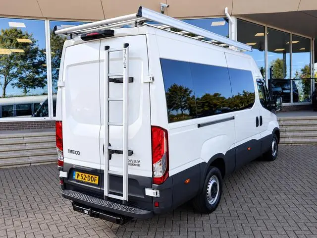 Iveco Daily 3520L 3.0 180 PK AUT8. +TREKHAAK 3500 KG | CARPLAY | STANDKACHEL | CAMERA