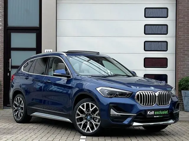 BMW X1 xDrive25e High Executive 220 PK Plug in Hybride | Panoramdak | Navigatie | 19" Velgen | Leder...
