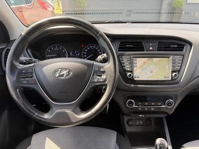 Hyundai i20 1.0 T-GDI Comfort Navi,Camera,Trekhaak,Clima,Cruise,Pdc,Lm velgen,Rijstrooksensor,N.A.P,...