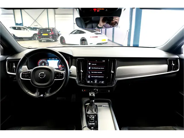 Volvo V90 2.0 T4 140kW/190pk Aut8 R-Design PANORAMADAK + FULL LED HIGH BEAM + NAVI SENSUS + PILOT ASSIST + ADAPT.CRUISE + STOELVERWARMING + LEER/ALCANTARA + LANE ASSIST + KEYLESS ENTRY&GO + ON-CALL + PARKSENSOREN + 19" LM-VELGEN!!