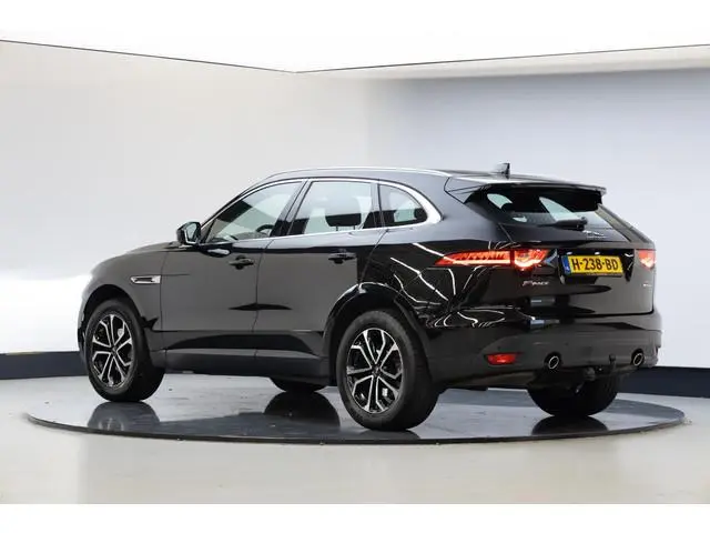 Jaguar F-PACE 2.0t AWD Premium Edition