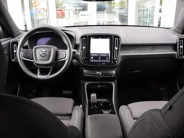 Volvo XC40 Single Motor Extended Range Ultimate 82 kWh | Pano | 360 Camera | Google Assistent