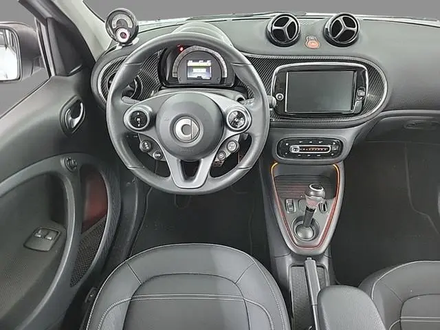 Smart forfour EQ BRABUS Style18 kWh 1e-Eig. & Dealer-Onderh. BOVAG-Garantie. NL-Auto.