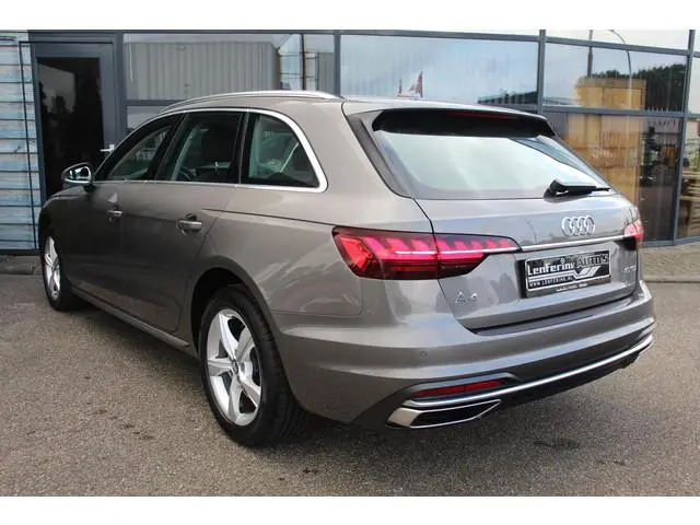 Audi A4 Avant 40 TDI Launch edition Sport Acc Lane assist Sportstoelen ledverlichting keyless-go aut...