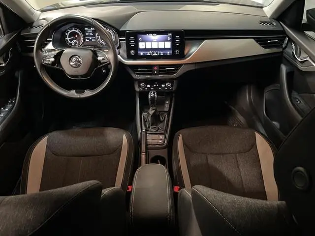 Skoda Kamiq 1.0 TSI Business Edition 16"/ Stoel + stuurverwarming/Keyless/Camera/Apple Carplay & And...